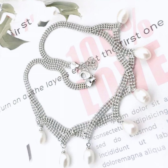 ✨NEW✨ Silver Cascada Pearl Necklace✨ - Picture 3 of 4